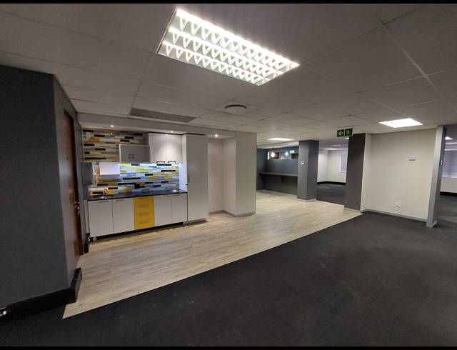 389M² OFFICE TO LET IN GREENSTONE HILL